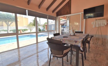 Resale - Villa -
Orihuela Costa - Villamartín