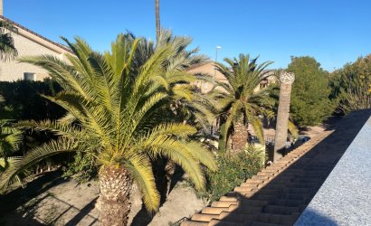 Herverkoop - Villa -
Elda