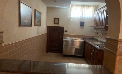 Herverkoop - Villa -
Elda