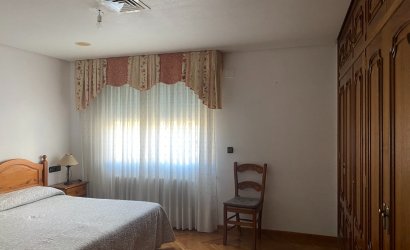 Herverkoop - Villa -
Elda