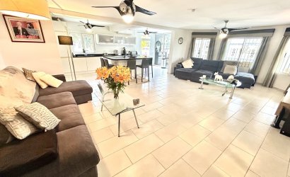 Herverkoop - Villa -
Catral - Costa Blanca