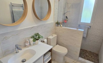 Revente - Villa -
Vinuela - Inland