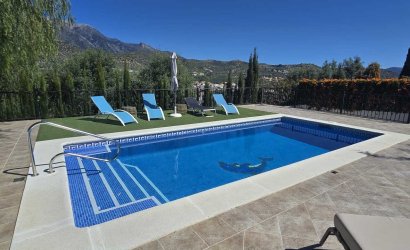 Revente - Villa -
Vinuela - Inland