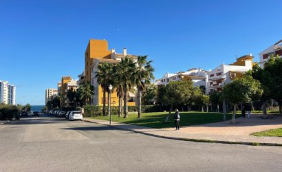 Herverkoop - Herenhuis -
Torrevieja - Punta Prima