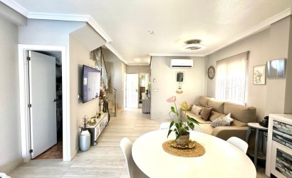 Herverkoop - Villa -
Orihuela Costa - La Regia