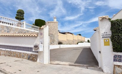 Herverkoop - Town House -
Orihuela Costa - Costa Blanca