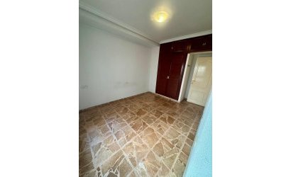 Herverkoop - Apartment -
Torrevieja - Centro