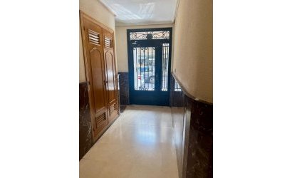 Herverkoop - Apartment -
Torrevieja - Centro