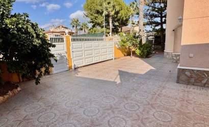 Resale - Villa -
Benferri