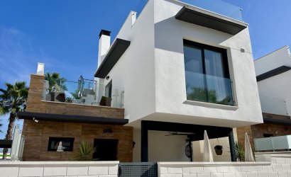 Herverkoop - Villa -
Orihuela Costa - Lomas De Cabo Roig