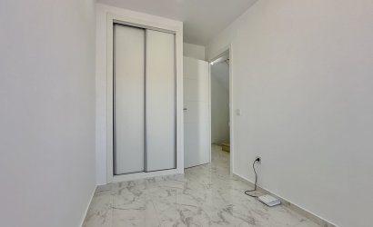 Herverkoop - Herenhuis -
Torrevieja - Los Balcones