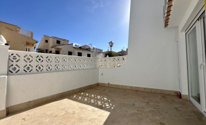 Herverkoop - Herenhuis -
Torrevieja - Los Balcones