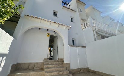Herverkoop - Herenhuis -
Torrevieja - Los Balcones