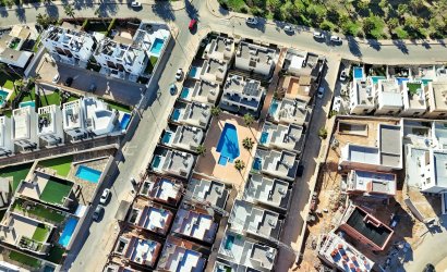 Resale - Villa -
Villamartín - PAU 8