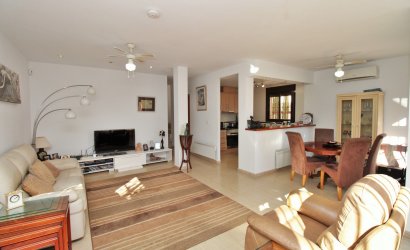 Reventa - Villa -
Villamartín - PAU 8