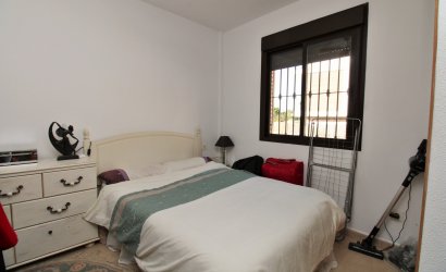 Resale - Villa -
Villamartín - PAU 8