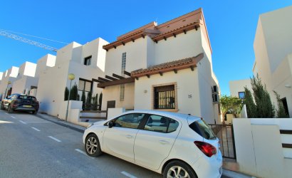 Reventa - Villa -
Villamartín - PAU 8