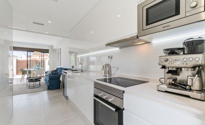 Herverkoop - Herenhuis -
Torrevieja