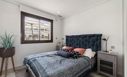 Herverkoop - Herenhuis -
Torrevieja