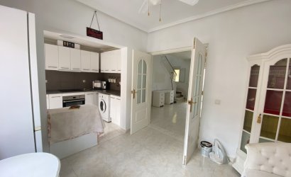 Herverkoop - Herenhuis -
Benijofar - Monte Azul