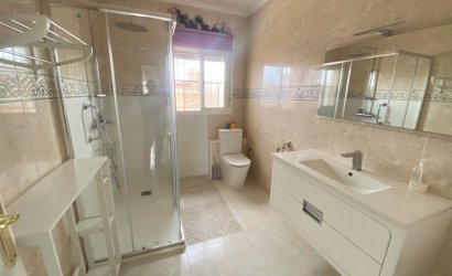 Herverkoop - Herenhuis -
Benijofar - Monte Azul