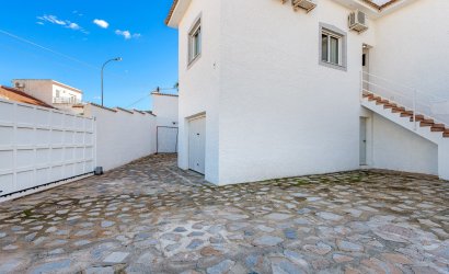 Resale - Villa -
San Miguel de Salinas