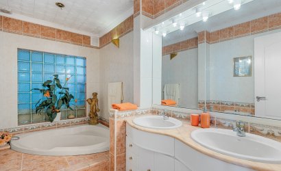 Resale - Villa -
San Miguel de Salinas