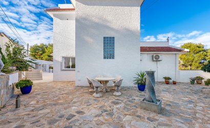 Resale - Villa -
San Miguel de Salinas