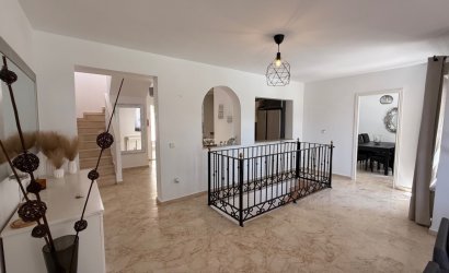 Herverkoop - Villa -
Orihuela - Costa Blanca