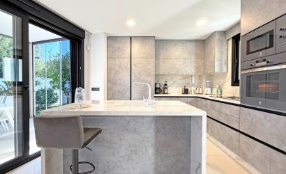 Herverkoop - Villa -
Orihuela Costa - Villamartín