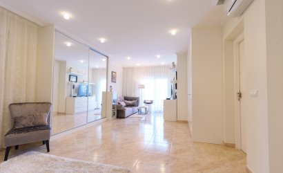 Reventa - Villa -
Torrevieja - Los Balcones