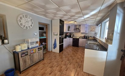 Revente - Villa -
Villena