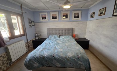 Revente - Villa -
Villena