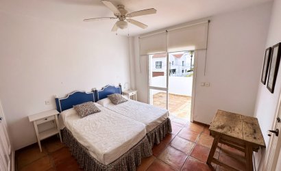 Resale - Villa -
Marbella - Las Chapas