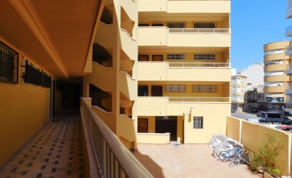 Resale - Apartment -
Torrevieja