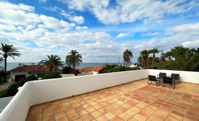 Resale - Villa -
Marbella - Las Chapas