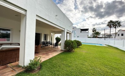 Reventa - Villa -
Marbella - Las Chapas