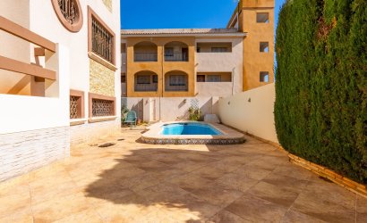 Reventa - Villa -
Orihuela Costa - Costa Blanca