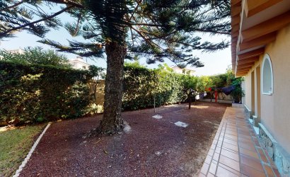 Herverkoop - Villa -
Orihuela Costa - Costa Blanca