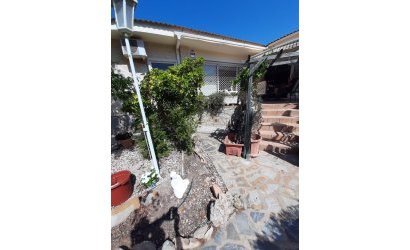 Herverkoop - Villa -
Orihuela Costa - Costa Blanca