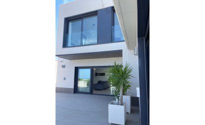 Revente - Villa -
San Miguel de Salinas - Inland