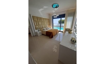 Revente - Villa -
San Miguel de Salinas - Inland