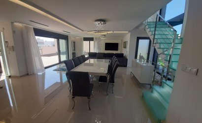 Revente - Villa -
San Miguel de Salinas - Inland