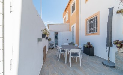 Herverkoop - Town House -
Torrevieja - Costa Blanca