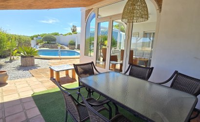 Herverkoop - Villa -
Vinuela - Inland