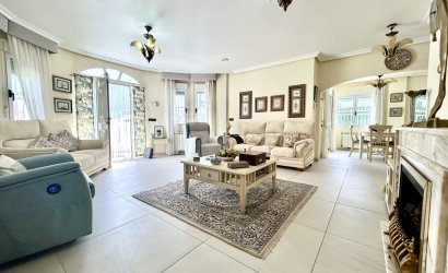 Herverkoop - Villa -
Pinar de Campoverde - Inland