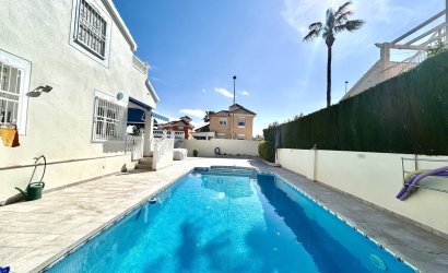 Herverkoop - Villa -
Pinar de Campoverde - Inland