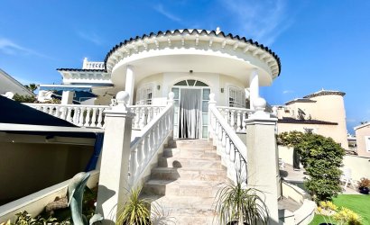 Herverkoop - Villa -
Pinar de Campoverde - Inland