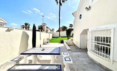 Herverkoop - Villa -
Pinar de Campoverde - Inland