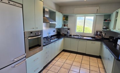 Herverkoop - Villa -
Vinuela - Inland